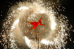 Catherine_wheel_white_credit_sabine_hutchison